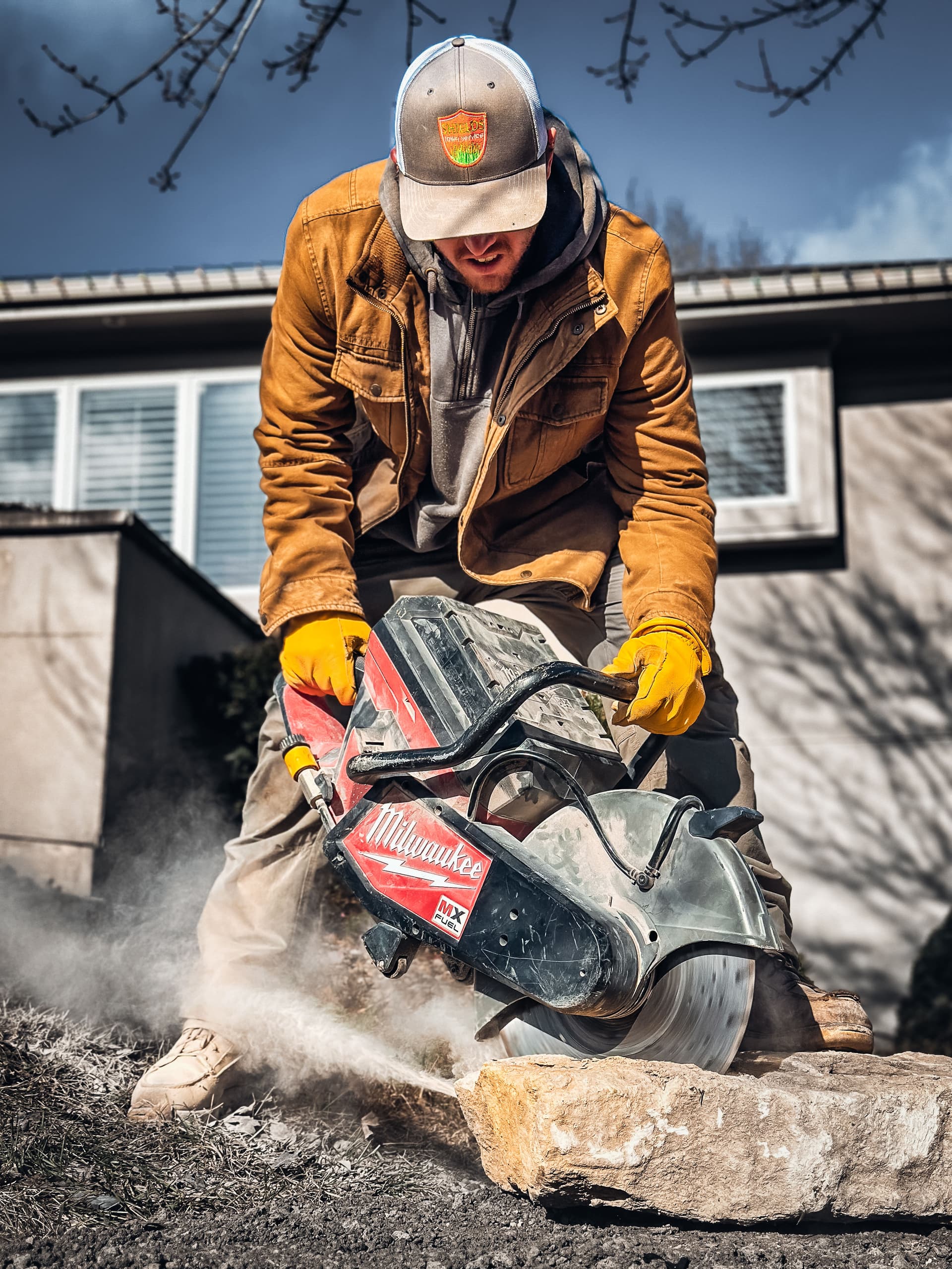 Efficient Leaf Removal and Landscaping in Liberty MO