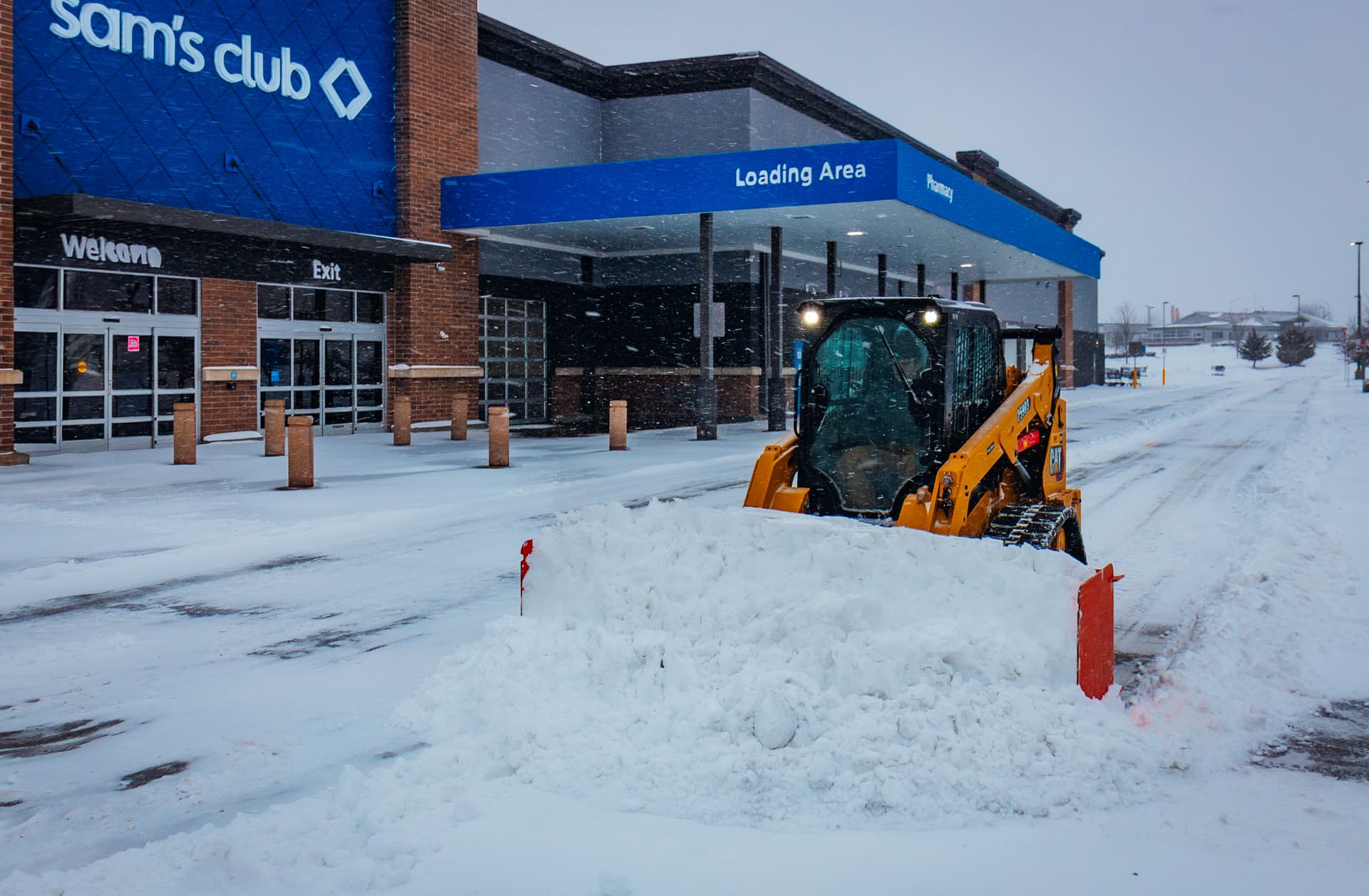 Gallery photos for Snow Removal Service at Sam's Club in Liberty: Image #9