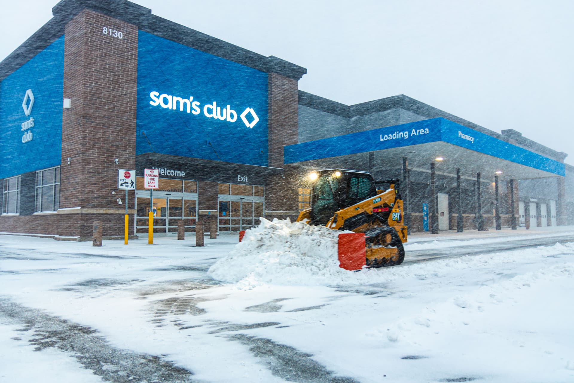 Gallery photos for Snow Removal Service at Sam's Club in Liberty: Image #14