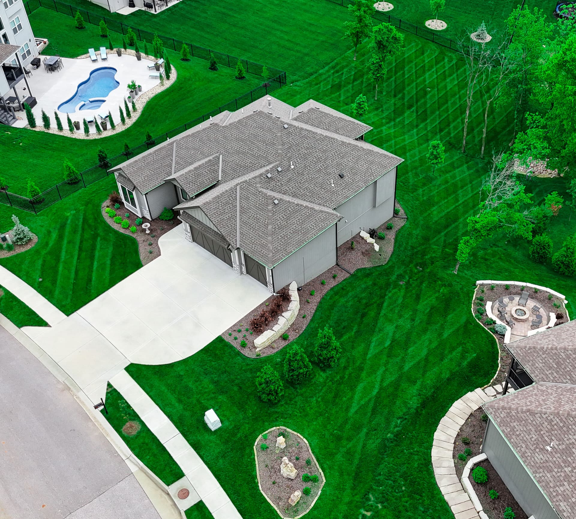 Gallery photos for Beautiful Backyard Makeover and Precision Lawn Care in Kansas City: Image #5